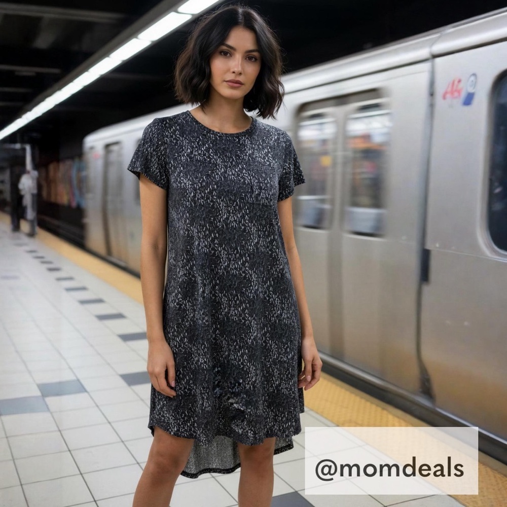 LulaRoe Carly Swing Dress Front Pocket Loose & Relaxed Fit Stretchy NWT 2-4 XS